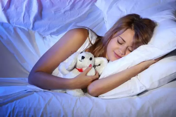 Penelitian terbaru tidur 6 jam lebih ideal ketimbang 8 jam, coba saja!