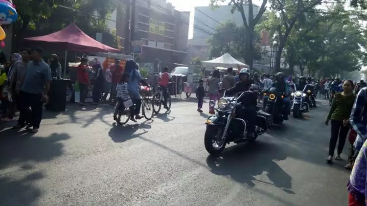 Terabas pejalan kaki di Car Free Day, rombongan moge dihujat netizen