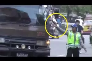 Duh miris! Video pungli oknum polisi masuk situs humor 9gag