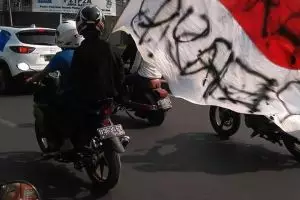 Bukti-bukti Bobotoh abaikan pesan Ridwan Kamil saat pawai juara Persib