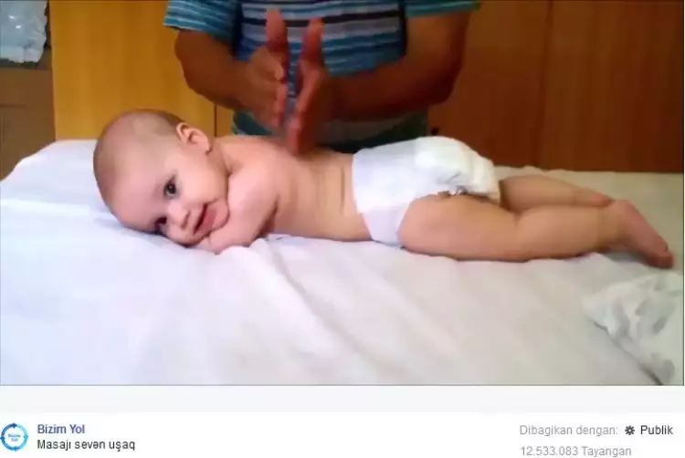 VIDEO: Ekspresi bayi waktu dipijat, bikin gemas