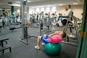 Ternyata 8 alasan ini yang bikin orang hobi banget fitness