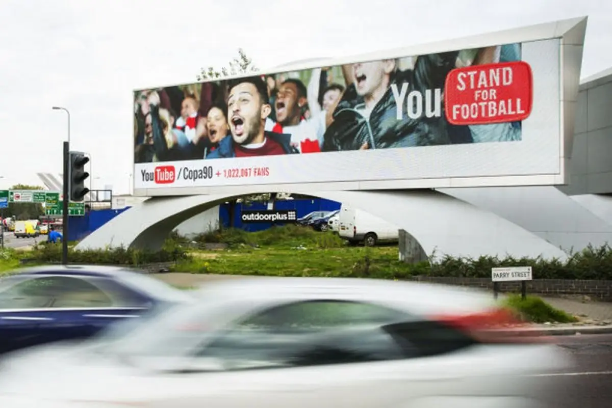 Google uji coba iklan webnya di jalan-jalan London