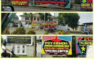 Karangan bunga ini dipajang Poy karena tak mau bercerai, salut!