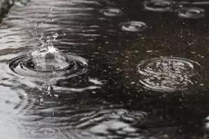 10 Cara agar kamu nyaman traveling di musim hujan, mau tahu!