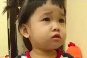 VIDEO: Bocah imut ini belajar doa minta hujan, duh bikin gemes!