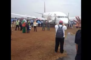 Hujan pertama di Yogya, Pesawat Batik Air tergelincir, duh! 