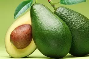 4 Alasan logis kenapa kamu harus doyan makan alpukat tiap hari