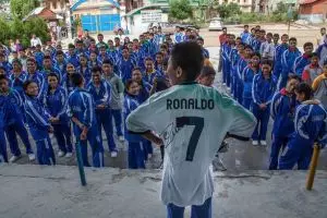 Anak yang akan diaborsi ibunya ini, kini jadi superstar, siapa dia?