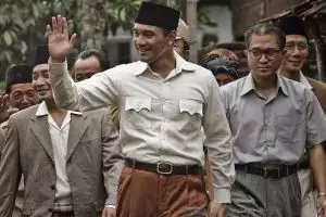 9 Artis ini pernah perankan tokoh Soekarno, siapa yang paling mirip?