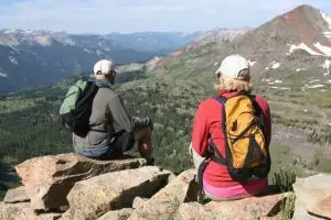 Tetap ingin mendaki saat musim hujan? Coba terapkan 10 tips ini