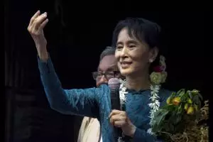 Aung San Suu Kyi, pejuang demokrasi keren yang layak kamu teladani!