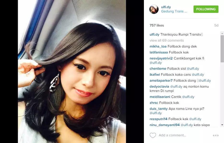 Wajah ayu putri Elly Sugigi bikin hatimu klepek-klepek, benar nggak? 