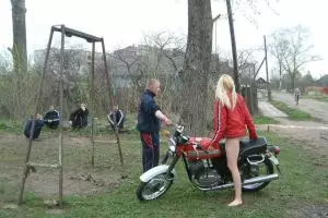 22 Hal gila dan konyol ini hanya bisa kamu temui di Rusia