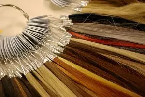 7 Tips penting sebelum mengecat rambut, biar kamu tetap sehat & cantik