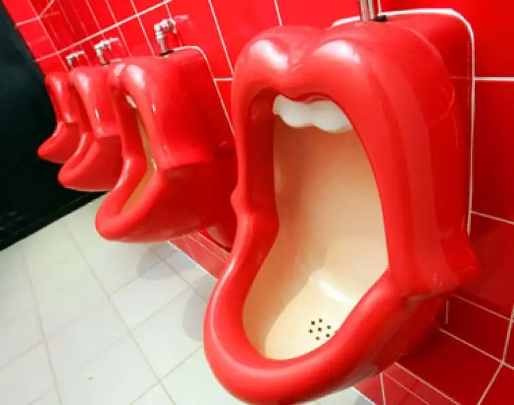 25 Foto toilet unik di dunia yang perlu kamu tahu, hmm....