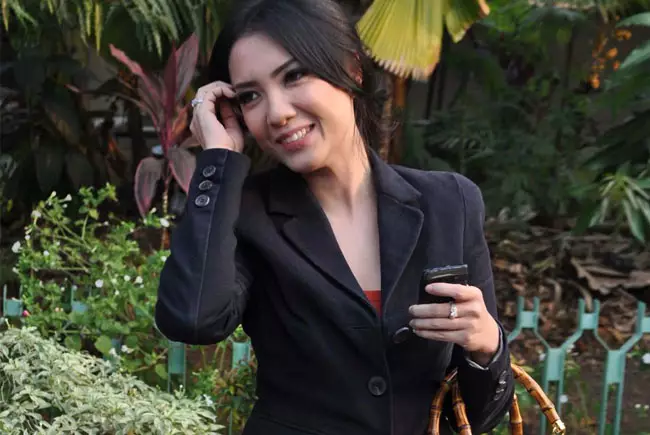 Kecantikan 10 artis janda Indonesia ini bikin jantung berdegup kencang