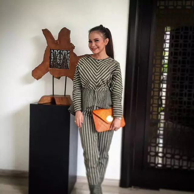 Kecantikan 10 artis janda Indonesia ini bikin jantung berdegup kencang