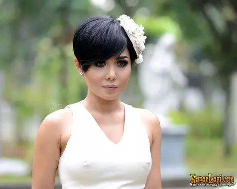 Kecantikan 10 artis janda Indonesia ini bikin jantung berdegup kencang