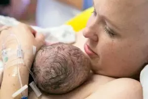 12 Momen kelahiran ini bikin kamu makin berbakti ke orangtua, top!