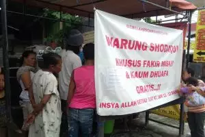 Warung ini tak pernah jualan, semua menu digratiskan untuk dhuafa