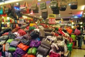 7 Tips jitu menawar di pasar ala ibu-ibu ini perlu kamu pelajari!