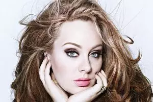 3,38 juta kopi terjual, album '25' Adele setara populasi Lithuania...