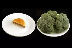 11 Perbandingan junk food & makanan sehat yang tak pernah kamu sadari