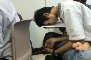 12 Alasan mahasiswa nggak mau duduk di kursi depan