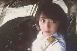 Elesta Apriliana, pilot cantik yang siap menerbangkan hatimu