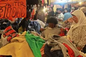 13 Tips asyik berburu pakaian bekas di awul-awul Sekaten Jogja 2015