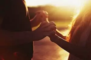 Usai 6 tahun terpisah, Andi rebut hati gadis yang pernah menolaknya