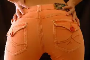 Tips ampuh ini dijamin basmi jerawat di pantatmu, coba ya ladies!