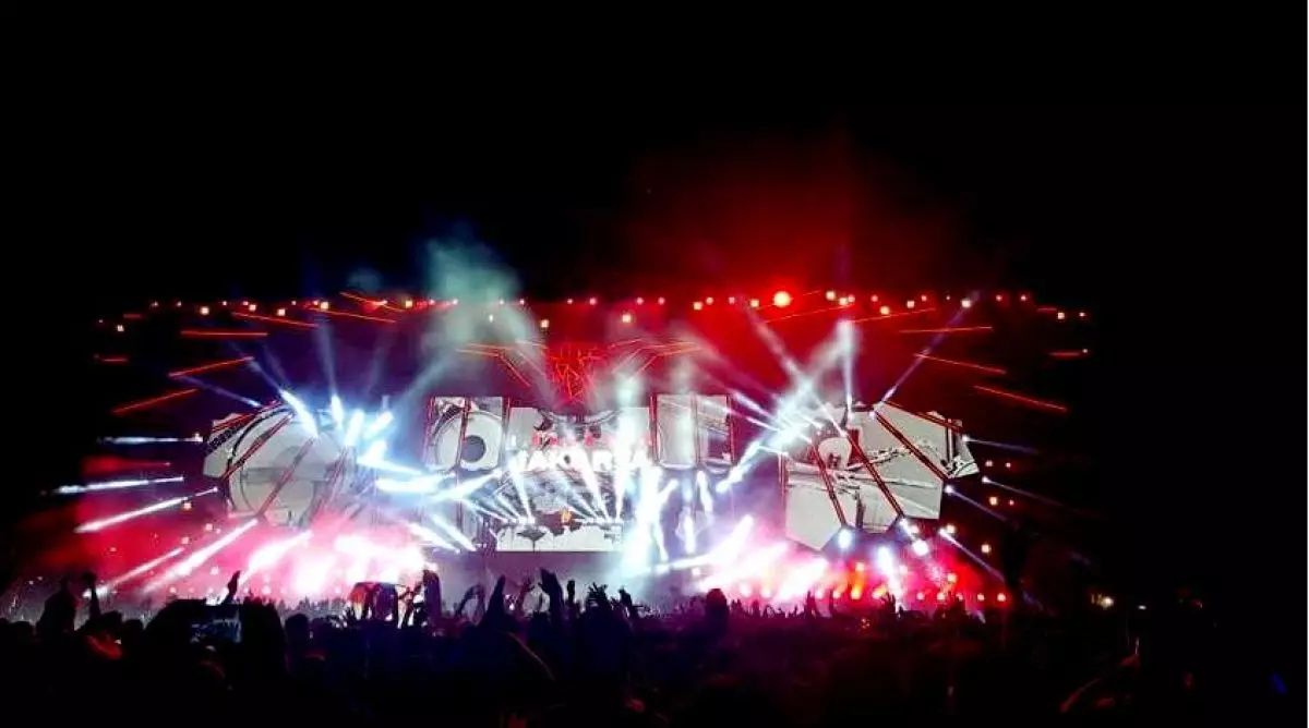 Diguyur hujan & digeruduk pendemo, DWP tetap memukau Jakarta