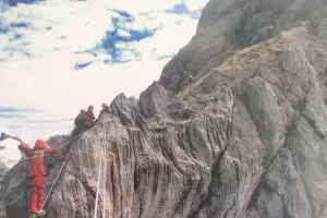 Bermodal Rp 25 juta per orang, mereka taklukkan puncak Jayawijaya