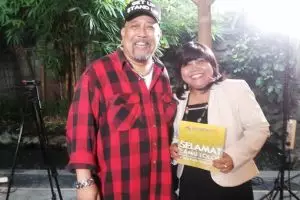 Perkenalkan Das Salirawati, komika yang juga dosen kimia, keren!