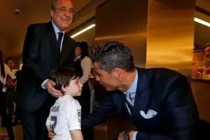 Bertemu CR7, anak korban teroris ini bahagia tak terkira, bikin haru..