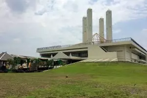 Wow! Perpustakaan dengan bioskop 6D ini resmi dibuka oleh Sri Sultan