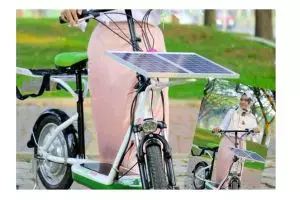 Hijabers cantik ini berhasil ciptakan sepeda tenaga surya, wow keren!