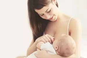 Fakta ini ungkap sebab puting payudara ibu nampak lezat bagi bayi