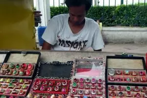 Kemilau akik pudar, dulu sehari raup Rp 1,5 juta sekarang Rp 50 ribu