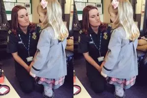 Bocah 4 tahun ini hebat & tanggap, telepon ambulans saat ibunya sakit