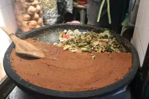 Lotek legendaris porsi jumbo ini nikmatnya minta ampun, cobain ya!