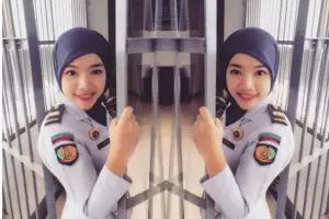 Ini dia Yonina, sipir cantik yang bikin hati cowok 'terpenjara', aw!