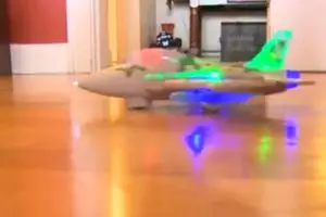 Heboh, mainan pesawat F-16 justru berbunyi Labbaik Allahumma Labbaik