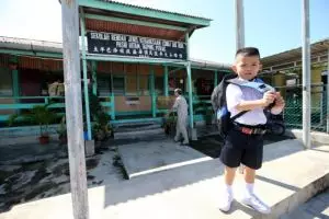 Apa-apaan deh, sekolah ini cuma punya 1 murid aja, kok bisa ya?