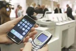 12 Alasan tak terduga handphone jadulmu tak perlu diganti smartphone!