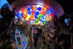 Singkawang pasang 10 ribu lampion sambut perayaan Imlek, wow keren!