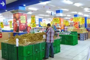 Kenapa nominal harga barang di swalayan itu nggak bulat, penasaran?