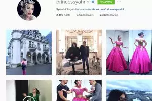 Kondisi smartphone artis punya jutaan followers ini bikin kaget, wow!